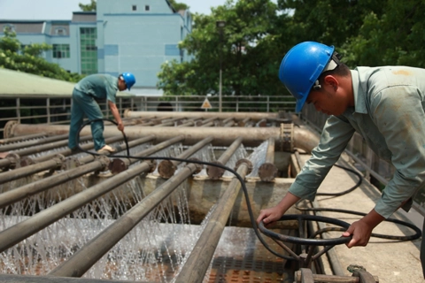 Hanoi ensures clean water for locals during hot season